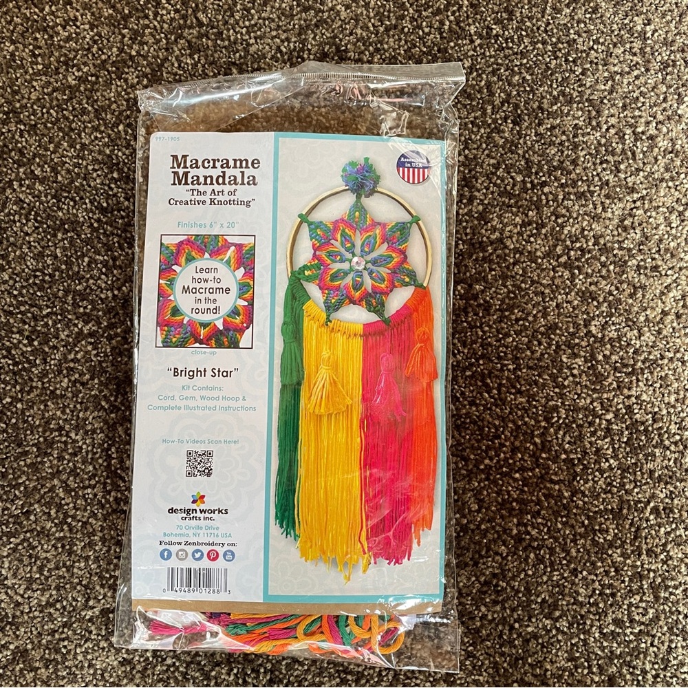 Design Works Macrame Mandala The Art of Creative Knotting BRIGHT STAR Kit NEW